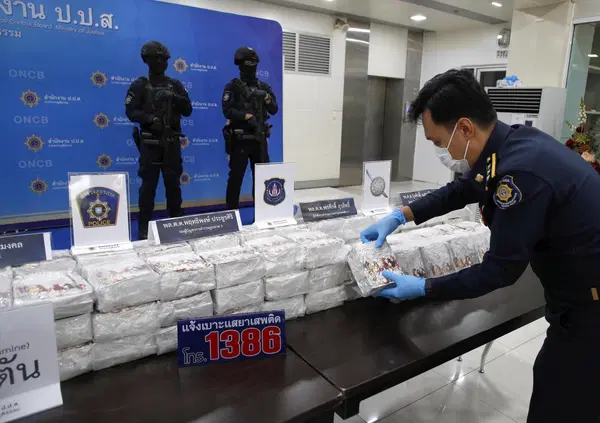 Altro che guerra tra Israele e Iran e la mafia in Europa! Abbiamo letto Asia Criminale, il libro che racconta dove nasce il crimine mondiale, ma com'&egrave;? Armi, droga, esseri umani e Scam City...