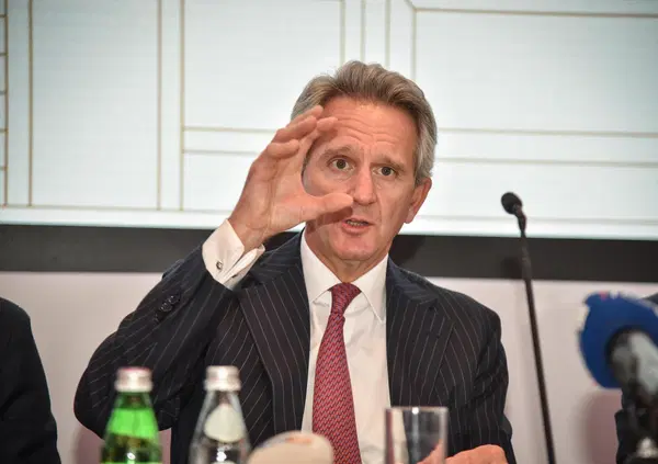 L&rsquo;ora della verit&agrave; per l&rsquo;ops di Monte dei Paschi su Mediobanca: i primi a muoversi saranno Delfin e Caltagirone? Nagel ora guarda ai dividendi, mentre Unicredit aspetta il tar sul golden power. E nei mesi del risiko le valutazioni delle banche volano&hellip;