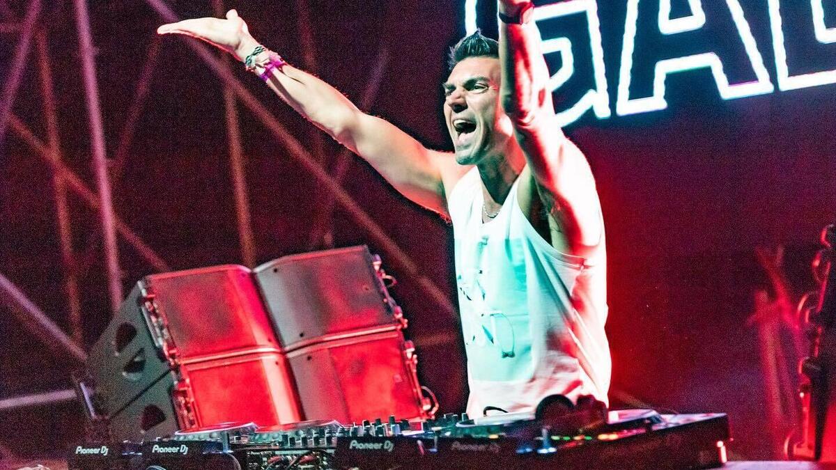 Gabry Ponteは、San SiroにPride Degli Tsarriを埋めます。すべてのイタリアは一晩中ダンスを望んでいます。そして、ムティ・スノッブ – 刈ります