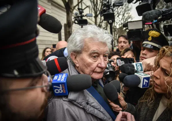 Delitto di Garlasco, Massimo Lovati A MUSO DURO con Procura e giornalisti: &ldquo;Una gogna. Sempio ha perso la casa e a lavoro va male&rdquo;. E sul dna sotto le unghie di Chiara Poggi, quello &ldquo;rubato&rdquo; ad Andrea e &ldquo;l&rsquo;escamotage&rdquo; del concorso con Stasi&hellip;