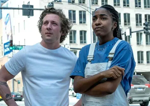 Abbiamo visto la serie The Bear 4 con Jeremy Allen White (Disney+), ma com&rsquo;&egrave;? Esattamente quello che &egrave; sempre stata. Ecco perch&eacute;, forse, non c&rsquo;&egrave; bisogno di continuare con una quinta stagione
