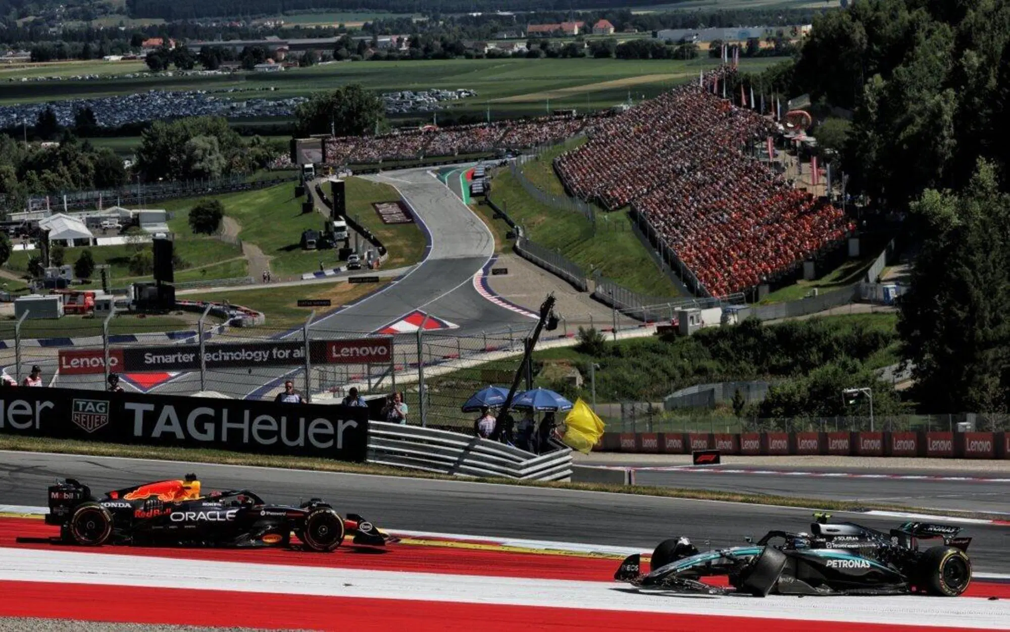 L'incidente tra Kimi Antonelli e Max Verstappen