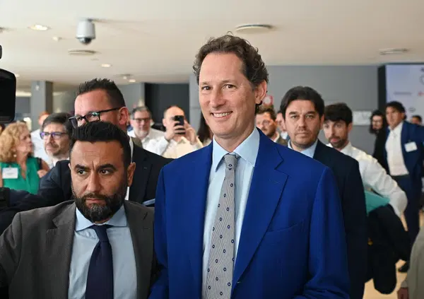 Mondiale per Club, davvero John Elkann far&agrave; un &ldquo;regalino&rdquo; ai giocatori in cambio del passaggio del turno? Si parla di una cifra a sei zeri se battono il Real Madrid. E la Juventus si sfrega gi&agrave; le mani per gli incassi&hellip;