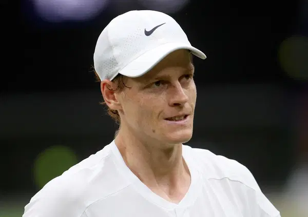 SINNER &Egrave; CAMBIATO: Come? Ce lo spiega Bertolucci: &ldquo;Non gli si pu&ograve; chiedere di diventare Alcaraz, ma ora a Wimbledon Jannik segue canovacci tattici ben precisi perch&eacute;&hellip;&rdquo;