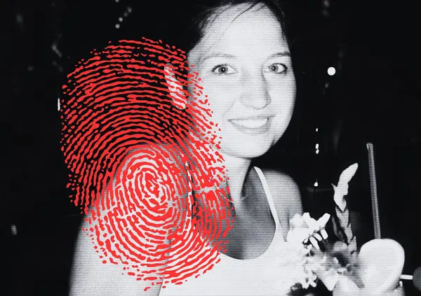 Delitto Garlasco: &ldquo;LE QUATTRO IMPRONTE SUL PIGIAMINO di Chiara Poggi avrebbero consentito di risolvere il caso in poche ore&rdquo;. L&rsquo;accusa dell&rsquo;avvocato di Alberto Stasi: &ldquo;Chi ha permesso che il corpo venisse voltato e immerso in una pozza di sangue?&rdquo;