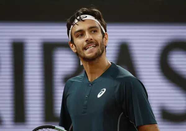 L&rsquo;INFORTUNIO NON PERDONA: Brutto ko di Musetti a Wimbledon dopo quello di Berrettini. Ma no, le storie di Matteo e Lorenzo non sono uguali e vi spieghiamo perch&eacute;