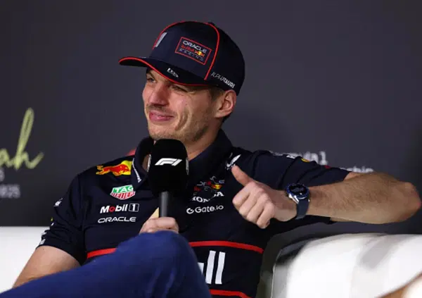 ECCO LA BOMBA! Max Verstappen avrebbe detto s&igrave; a Toto Wolff, ma in Mercedes c&rsquo;&egrave; ancora qualcuno che fa muro. E sul futuro di George Russell&hellip;