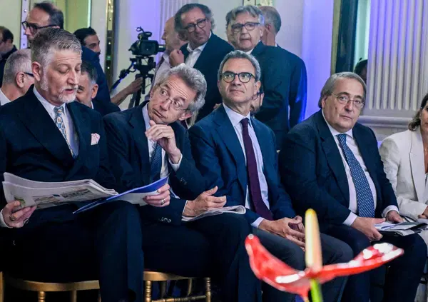 Il teatro San Carlo di Napoli pagava la Responsabile anticorruzione 80mila euro all&rsquo;anno contro il parere del Ministero dell&rsquo;Economia, mentre la Fondazione pensa a togliere un euro dai buoni pasto dei dipendenti: sindaco Manfredi, ma tutto a posto? 