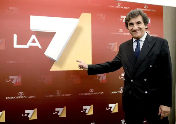 Siamo stati alla presentazione dei palinsesti di La7, ma com&rsquo;&egrave; andata? Mentana rimane al TgLa7 ma non rinnova, Gruber, Floris e Gramellini fino al 2030 e Cairo sogna &ldquo;Sanremo&rdquo;. L&rsquo;aspetto pi&ugrave; interessante? Il men&ugrave; del pranzo per i giornalisti...