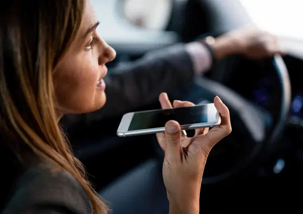 Nuove multe in arrivo per gli automobilisti dovuti agli smartphone? S&igrave;, perch&eacute; la polizia potr&agrave; scoprire dal telefonino se andate troppo veloce. Ecco come