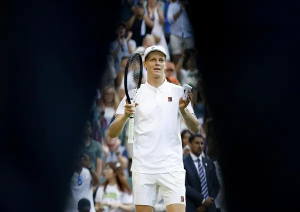 JANNIK IS ON FIRE! Mentre Draper si arrende, Sinner domina una Wimbledon rovente con un ghigno appena accennato: &egrave; tornato il numero 1?