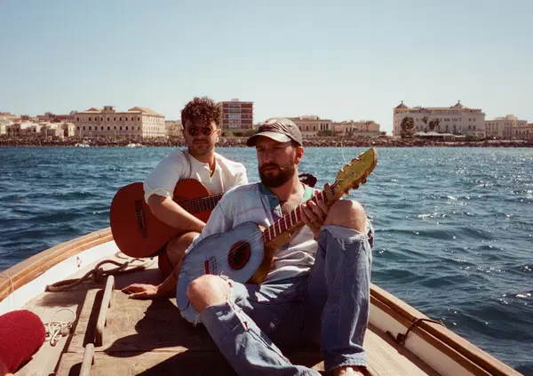 Lazza e 333 Mob &ldquo;Amici come prima&rdquo;, la vera collaborazione dell&rsquo;estate? Venerus e Marco Castello con &ldquo;Felini&rdquo;. E la nuova versione di &ldquo;Gente Intelligente&rdquo; di Pino D&rsquo;Angi&ograve; e Franco126&hellip; Abbiamo ascoltato (e recensito) il meglio dei singoli del venerd&igrave;