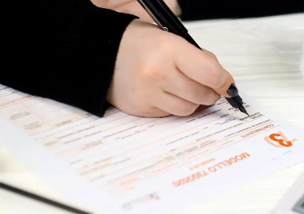 A chi va davvero il 5 per mille? CLAMOROSO: c&rsquo;&egrave; chi incassa 72 milioni di euro e chi solo 1 centesimo. Ma anche la solidariet&agrave; &egrave; diventata una lotteria? I casi di Airc, Emergency e Fondazione Veronesi...