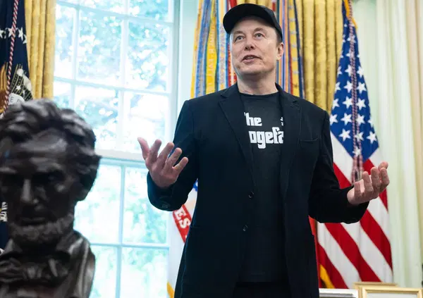 LA BOMBA AMERICANA: Musk scarica definitivamente Trump e lancia il suo partito: &ldquo;Oggi l&rsquo;America Party &egrave; nato per restituirvi la libert&agrave;&rdquo;. Ma potr&agrave; candidarsi alla Casa Bianca? 