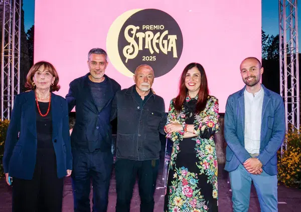 Il Premio Strega &egrave; diventato un talent come X-Factor? Lo dice Paolo Nori (finalista con &ldquo;Chiudo la porta e urlo&rdquo;): &ldquo;Ecco dove si trovano la letteratura e la poesia&rdquo;. Ma cosa resta degli Amici della domenica?