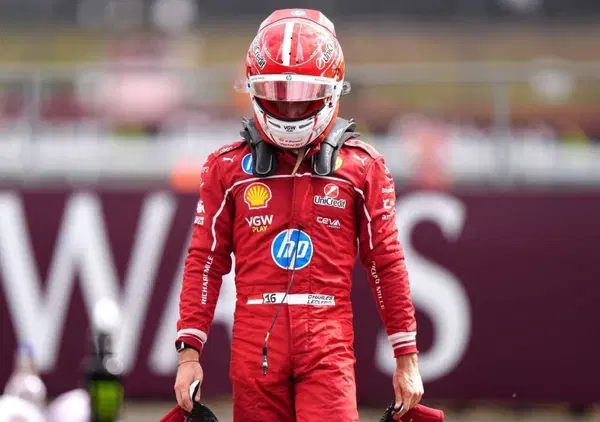 Ferrari, a Silverstone una gara da dimenticare: Leclerc picchia duro (ancora) su se stesso, Hamilton guarda alla SF-25. Ma per Sir Lewis non tutto &egrave; da buttare&hellip;