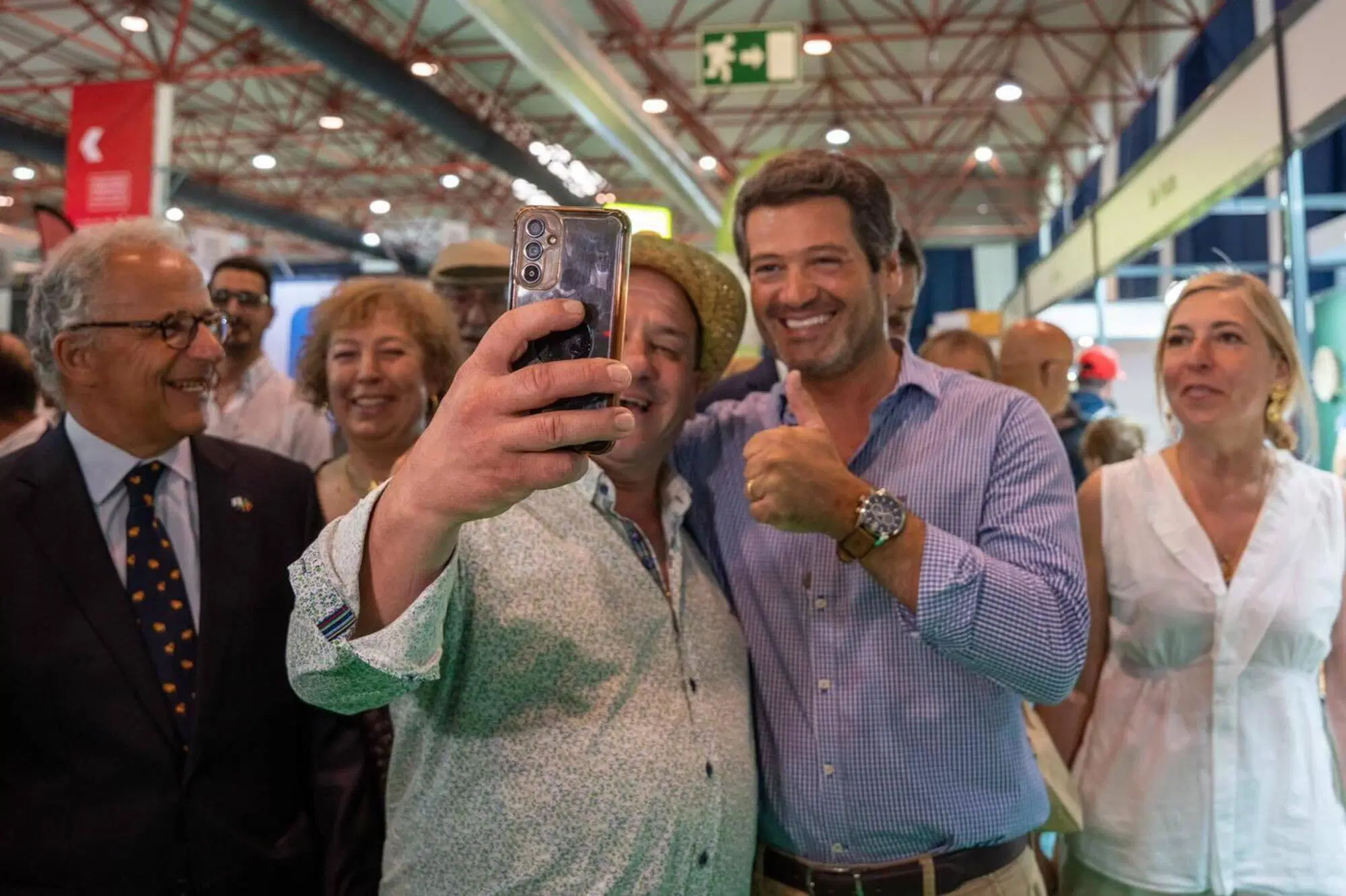 Andr&eacute; Ventura con i suoi sostenitori
