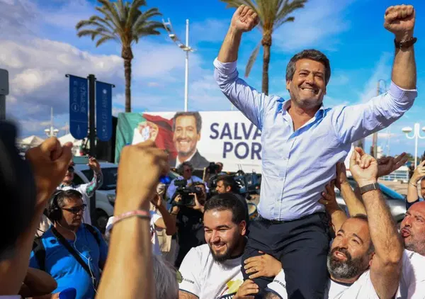 IL PRIMO ARTICOLO SERIO di un giornale italiano su Andr&eacute; Ventura, futuro leader della destra europea 