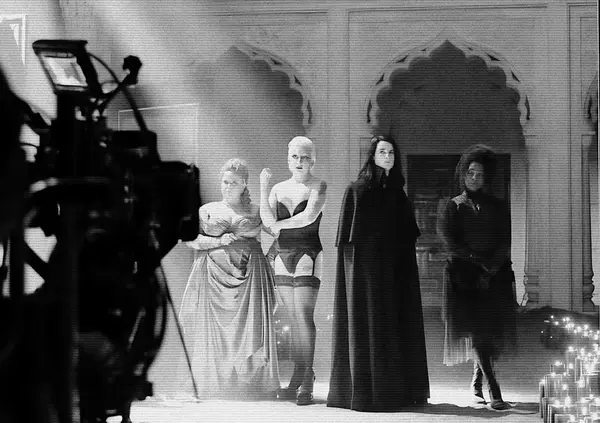 Abbiamo visto la seconda stagione (e ultima) di &ldquo;The Sandman&rdquo;, la serie Netflix tratta dai libri di Neil Gaiman: ma com&rsquo;&egrave;? Davvero le accuse di violenza sessuale e il MeToo dovrebbero farcela odiare? 