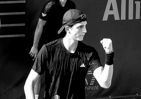 Ok ma chi caz*o &egrave; Jacopo Vasam&igrave;, il baby fenomeno azzurro che debutta da protagonista a Wimbledon Junior? &ldquo;Voglio arrivare il pi&ugrave; lontano possibile&rdquo; e sul rapporto con Cobolli, Vavassori, Sonego e Musetti&hellip;