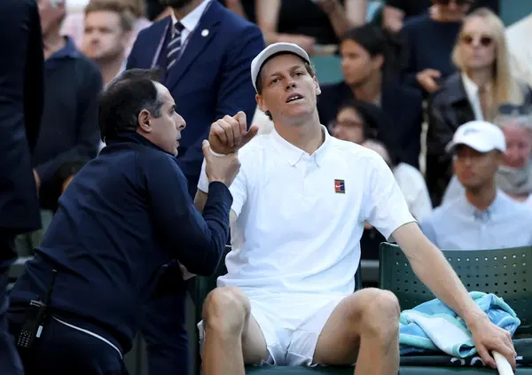 Cos&rsquo;ha Jannik Sinner al braccio destro? E cosa rischia adesso? Alessandro Danieli, fisioterapista di Amici, a MOW: &ldquo;Dall&rsquo;epicondilite alla distorsione dell&rsquo;articolazione, ecco le conseguenze post trauma. E i tempi di recupero&hellip;&rdquo;