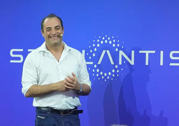 Stellantis in crisi: meno 27% di produzione. L'auto italiana &egrave; SULL'ORLO DEL BARATRO? 