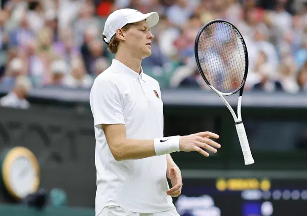 Wimbledon, CLAMOROSO: Ma perch&eacute; Sinner non gioca sul Centrale ma sul campo 1? C&rsquo;entra il problema al gomito di Jannik che preoccupa l&rsquo;organizzazione? Intanto a parlare &egrave; delle sue condizioni fisiche &egrave; Cahill che&hellip;