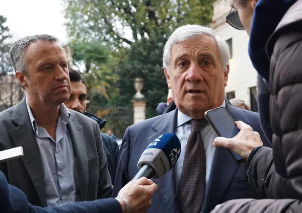 Ma davvero Flavio Tosi vuole fregare Forza Italia a Tajani, che ora lo candider&agrave; a governatore del Veneto per toglierselo dai piedi? Intanto l&rsquo;unico che gode davvero &egrave; Luca Zaia, che potrebbe scaricare la Lega e Matteo Salvini&hellip;