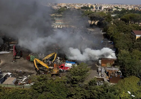 Esplosione a Roma, ALLA FINE CI &Egrave; SCAPPATO IL MORTO dopo l&rsquo;incendio al distributore di benzina in via dei Gordiani: non c&rsquo;&egrave; l&rsquo;ha fatta il dipendente della pompa gpl Claudio Ercoli. Si indaga per omicidio colposo contro ignoti&hellip;