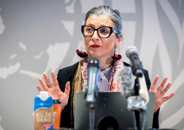 LIBERT&Agrave; DI PAROLA UN CAZ*O: Gli Stati Uniti di Trump che sanzionano Francesca Albanese per il suo dossier su Gaza sono come l&rsquo;Algeria che incarcera gli scrittori: ma davvero godete se chi non la pensa come voi viene trattato da criminale?