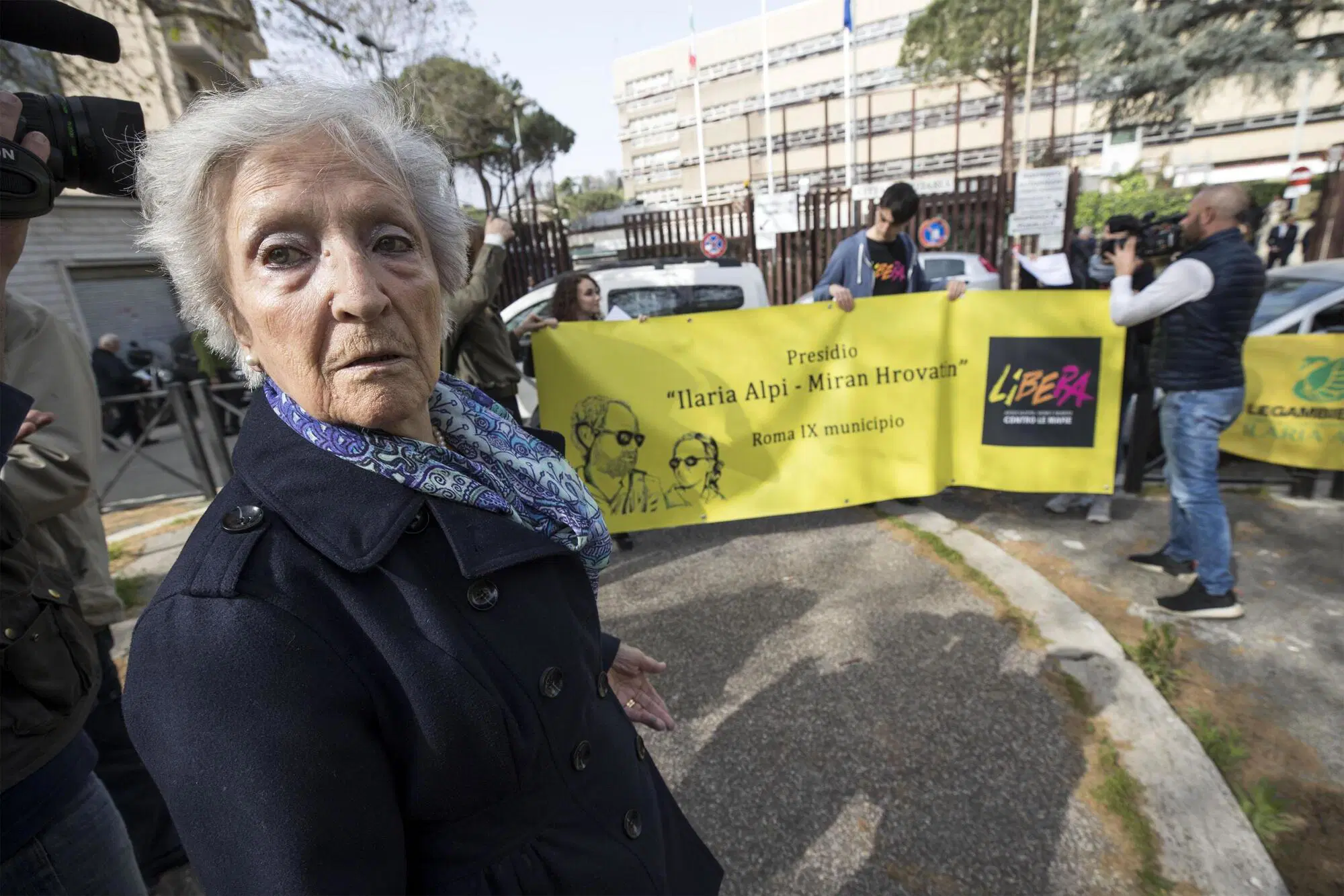 Luciana Alpi, la mamma di Ilaria, durante il presidio dei giornalisti