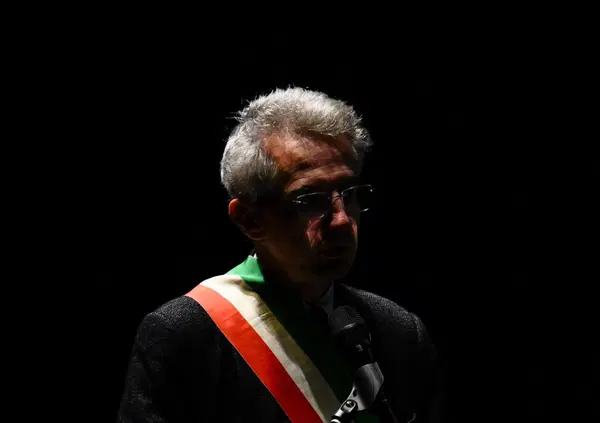 ESCLUSIVO INCHIESTA SAN CARLO DI NAPOLI: ma davvero Spedaliere e Manfredi vogliono sapere le domande prima di andare in commissione trasparenza? Ecco il botta e risposta tra la Presidente Savastano, il Sindaco e la Direttrice Generale