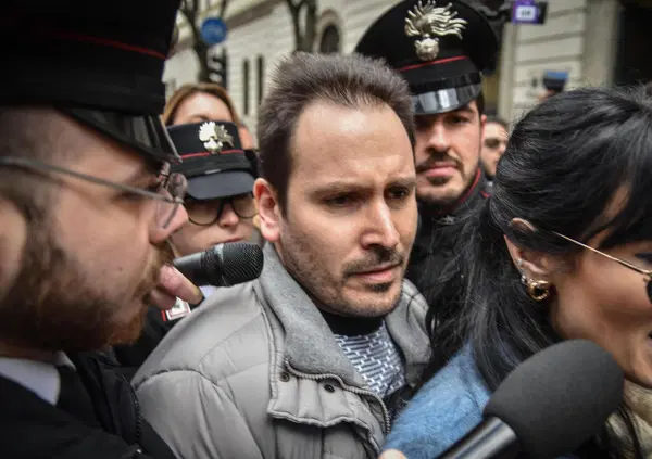 Delitto di Garlasco, ma cos&rsquo;&egrave; il MISTERO DELL&rsquo;IMPRONTA 33? &Egrave; sangue o sudore di Andrea Sempio? Chiara Poggi era sola in casa? E su Liliana Resinovich&hellip; Le anticipazioni di Quarto Grado su Rete 4