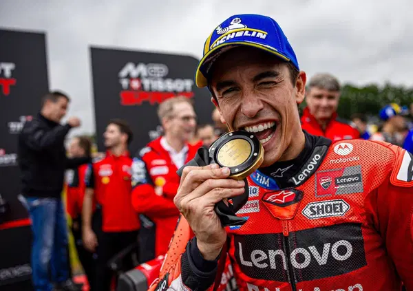 Senza fondo! Al Sachsenring un altro giorno in cui Marc Marquez mente per farsi amare: diceva di firmare per il 2&deg; posto, ha vinto "perch&eacute; &egrave; il compleanno di Dall'Igna"