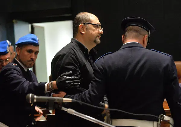 &Egrave; il 41-bis o Arancia Meccanica? Niente libri in cella per Alfredo Cospito: ma il carcere non serviva a rieducare i detenuti? Se il diritto di leggere viene negato, allora lo Stato ha fallito del tutto