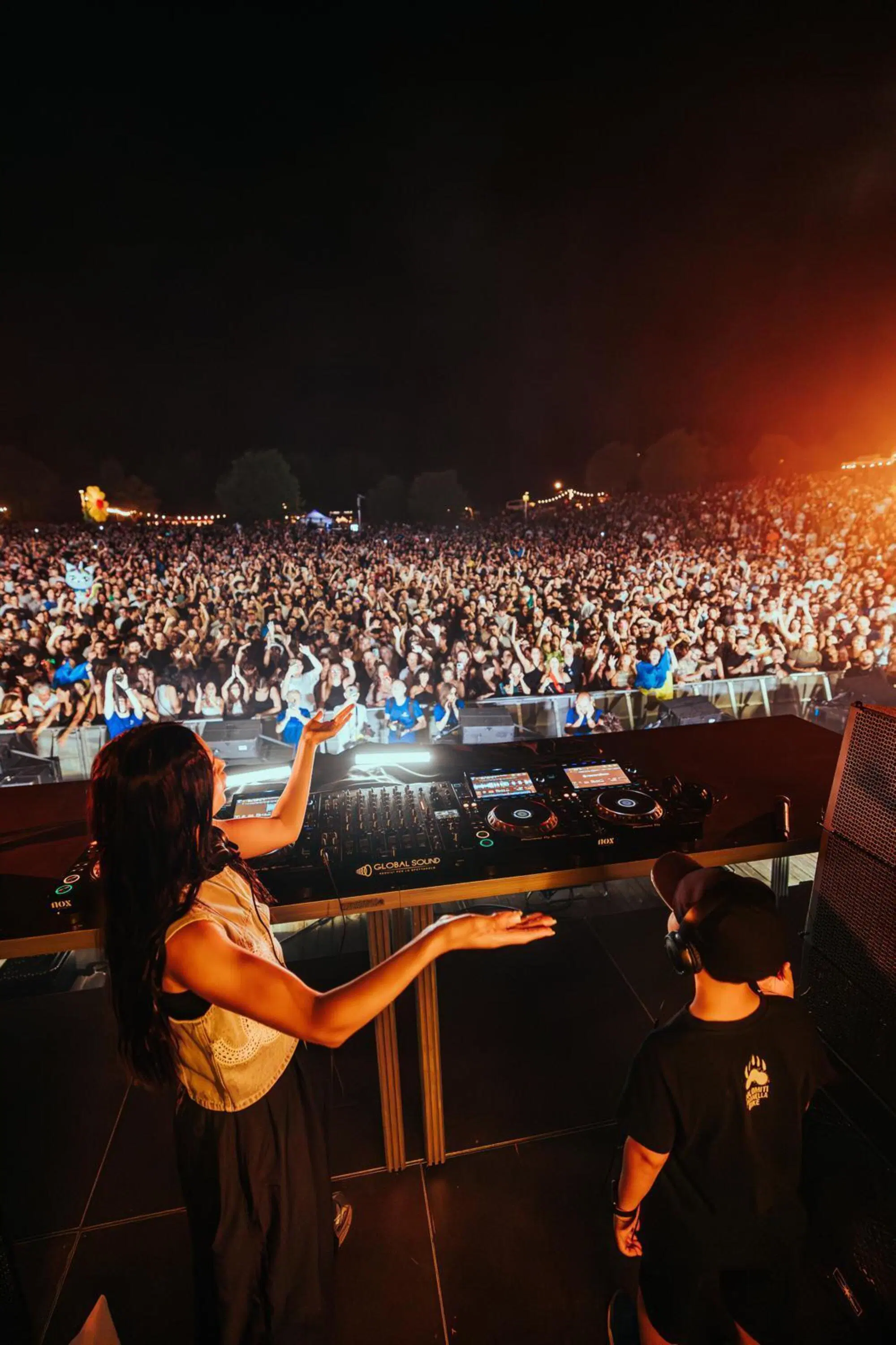 Korolova, la dj ucraina in azione all'Electronic BBQ Festival