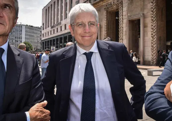 Mediaset sposta (ancora) &ldquo;Fuori dal coro&rdquo; e Mario Giordano sbotta su La Verit&agrave;? &ldquo;Fieri di Pier Silvio Berlusconi, ma dispiace cambiare un&rsquo;altra volta. Prima era gioved&igrave;, poi marted&igrave;, poi mercoled&igrave; e ora&hellip;&rdquo; 