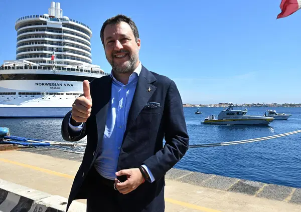 DENTRO LA LEGA IN CALABRIA! Reportage tra i fedelissimi di Salvini grazie a un compleanno. Il Ponte sullo Stretto tra malaffare, emergenza viabilit&agrave; e fondi pubblici distratti, unir&agrave; l'Italia o le mafie?