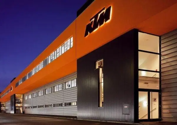 La CRISI KTM e la SPIETATA VERIT&Agrave; che non si pu&ograve; dire: di elettrico si pu&ograve; morire, di passione si rinasce! Intanto Acosta, Bastianini e Vinales&hellip;