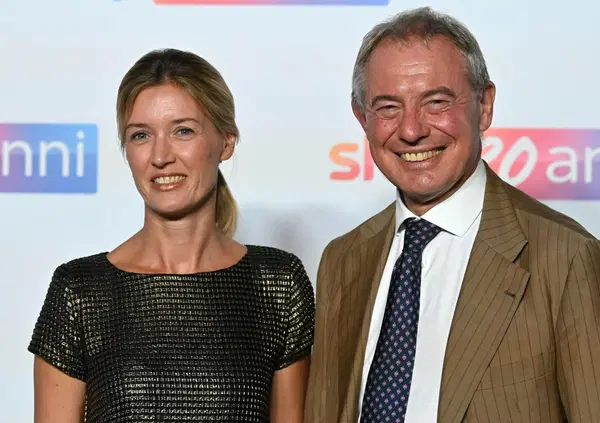 La moglie di Adolfo Urso salta la fila in aeroporto per andare in vacanza, ma &egrave; giusto? Zingaretti si indigna, i social protestano, per&ograve; rientra nelle regole di ingaggio della scorta per i ministri. Ecco cosa dice la legge