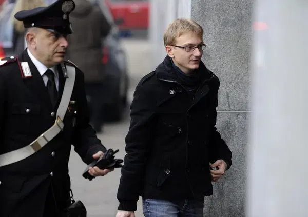 Omicidio Poggi, CHIARA UCCISA IN UN RITO SATANICO? Parla il testimone amico di Michele Bertani, morto suicida: &ldquo;Nei boschi dietro alle Bozzole c&rsquo;erano uomini incappucciati. Esorcismi? Al Santuario li facevano ogni mercoled&igrave;&rdquo;. E su Alberto Stasi&hellip;