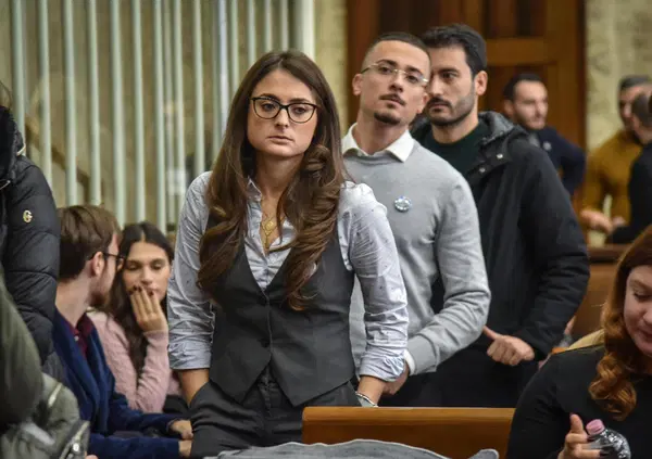 Omicidio Giulia Tramontano, la sorella Chiara ci racconta il dolore: &ldquo;Sar&ograve; felice dopo quello che &egrave; successo?&rdquo;. Impagnatiello? &ldquo;Ralph Lauren dovrebbe denunciarlo&rdquo;. E sul libro &ldquo;Non smetter&ograve; mai di cercarti&rdquo;&hellip;