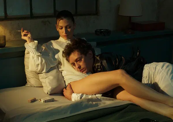 Abbiamo visto il film El Jockey di Luis Ortega ora in sala, ma com&rsquo;&egrave;? Un casino incredibile e la prova che un cinema complesso e potente &egrave; ancora possibile (anche grazie a Lucky Red)