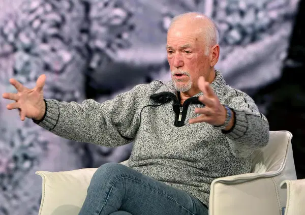 Omicidio Liliana Resinovich, perch&eacute; dopo la scomparsa IL MARITO SEBASTIANO L&rsquo;HA CHIAMATA sul cellulare che sapeva essere in casa? Il capello trovato sul corpo appartiene al medico legale Costantinides?