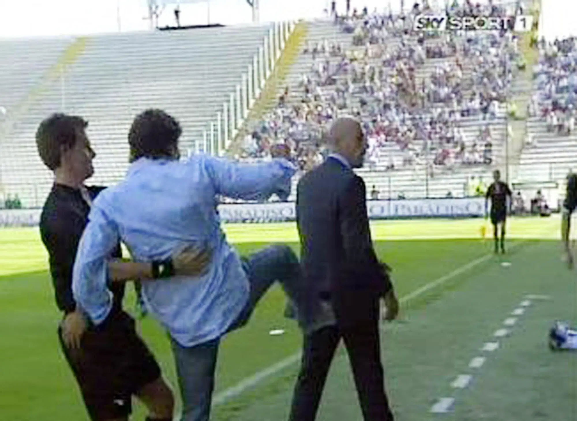 Il calcio sferrato da Baldini a Di Carlo Ansa