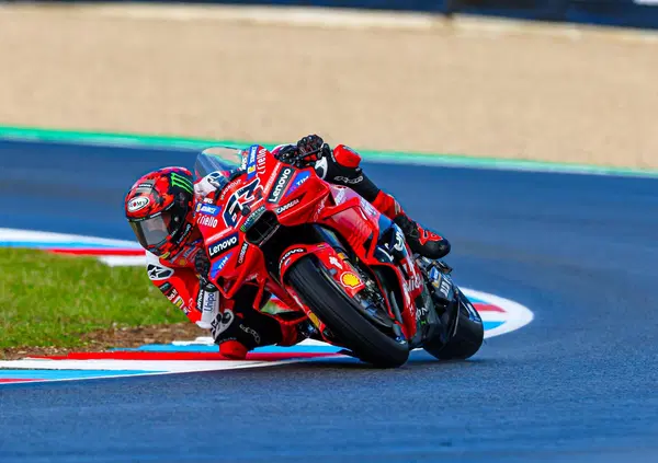 Pecco Bagnaia, nero dopo i problemi di Brno, dovrebbe pensare a Batman: &ldquo;Gi&agrave; questa stagione &egrave; dura, se facciamo anche questi errori&hellip;&rdquo;