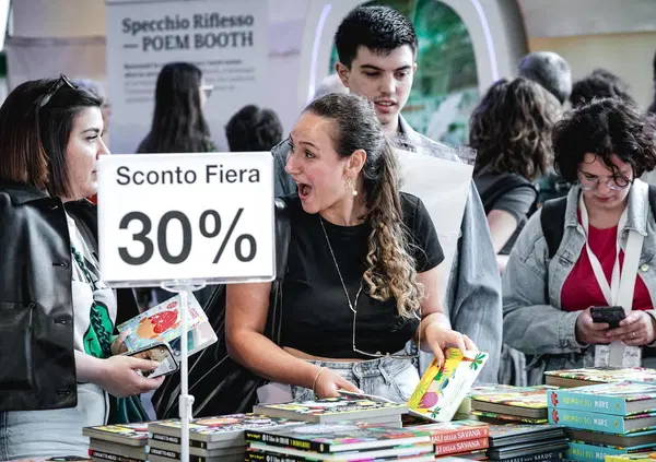 Perch&eacute; in Italia NON SI LEGGONO PI&Ugrave; LIBRI? La nostra esperienza (a pagamento) con un'agenzia di marketing editoriale e i bookinfluencer, che sponsorizzano ma non leggono. Cos&igrave; sono scomparsi i critici letterari (e i lettori) 
