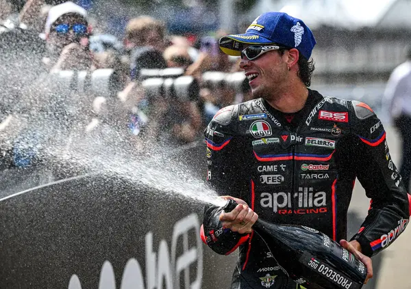 NIENTE FERIE! Dopo Brno l'Italia freme per leggere la favola di Marco Bezzecchi: "All'inizio con Aprilia non ero abbastanza ignorante, mi aspettavo al massimo un podio"