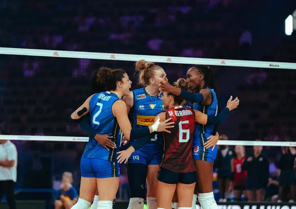 UN VOLLEY DA PAURA! Velasco scuote le Azzurre, che battono gli USA in VNL, volano in semifinale e riscrivono la storia