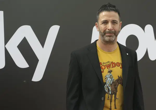 Aldo Grasso smonta Pablo Trincia per la docu-serie su Bergamini: &ldquo;Non funziona in tv. Il podcast cos&igrave; &egrave; come la visual radio: ecco perch&eacute; non convince&rdquo;